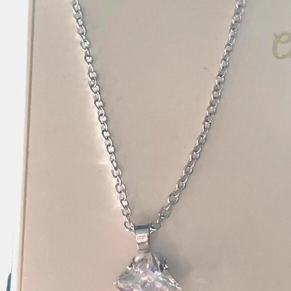 New cubic zirconia pendant silver tone 18” necklace jewelry - Picture 7 of 7
